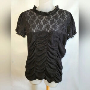 Vintage  Melanie Lyne Black Lace short sleeves Medium